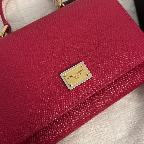 Dolce & Gabbana phone wallet- with box and cards - Picture 2 of 6